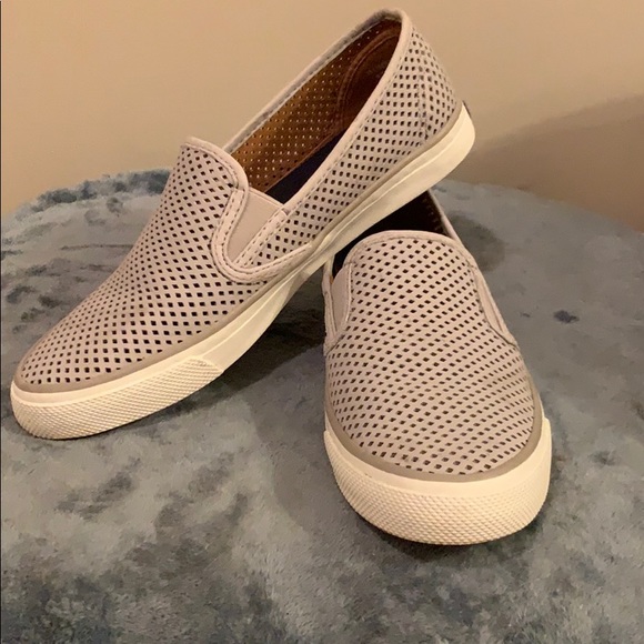 sperry seaside perforated